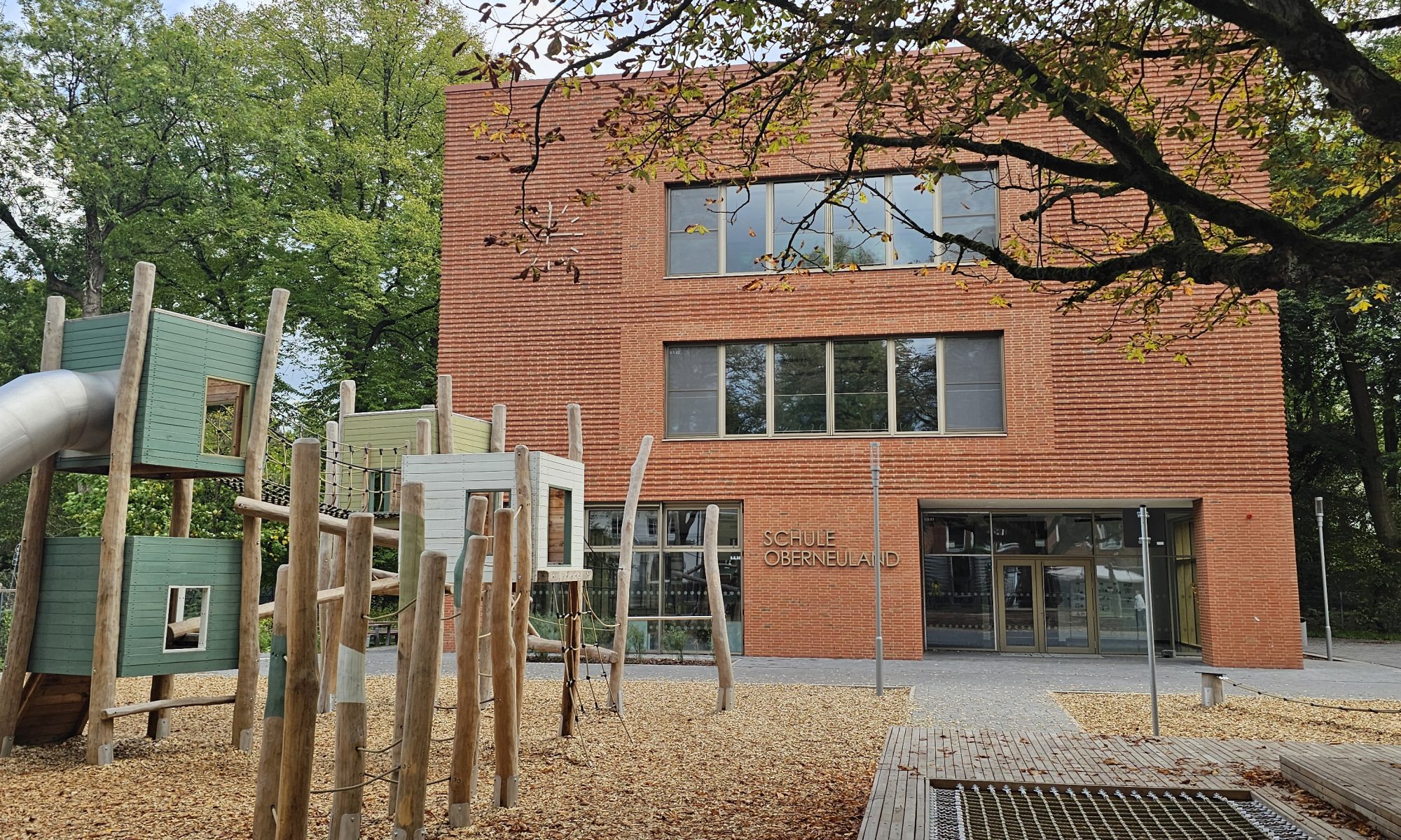 Grundschule Oberneuland - Neubau mit Spielplatz